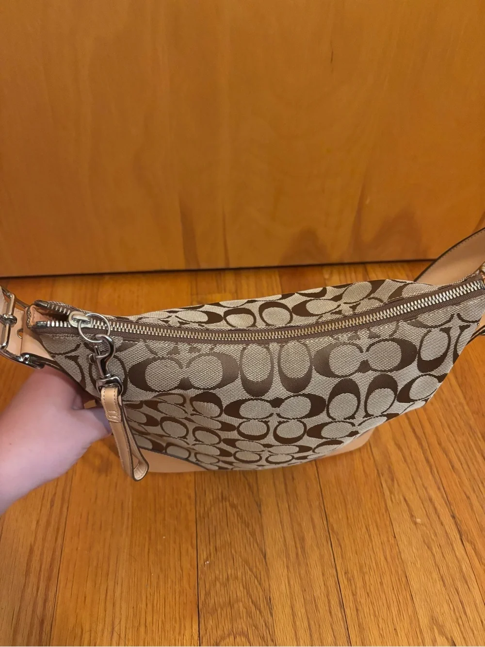 Coach Signature Canvas Hobo Bag in Khaki/Tan EUC